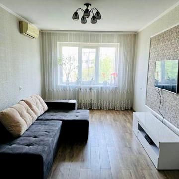 Продам 2-х кімнатну квартиру з автономним опаленням на 4 мікрорайоні