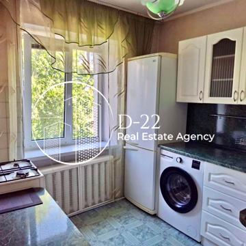 Вінстона Черчилля вул. (Червоноткацька), 20