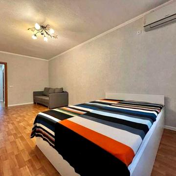 провулок Любарського, 16. 39 кв.м., 9/12 этаж. Цена 8 000+ку.