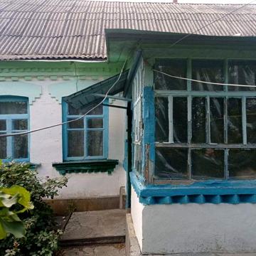 Продаєця будинок