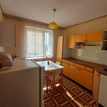 Продаж 3х кімнатної квартири, "чешка",з гаражем" у Підгородній