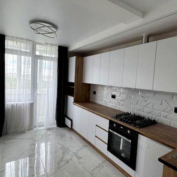 Продаж квартири по вул. Смакули
