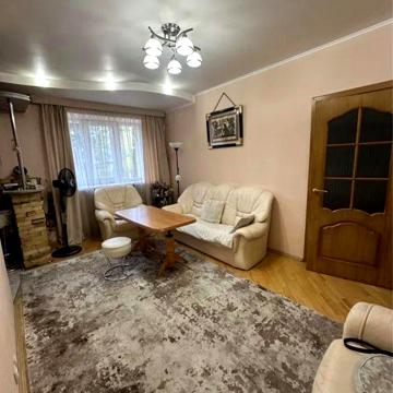 Продам 2-х.рівневу квартиру в парковій зоні.