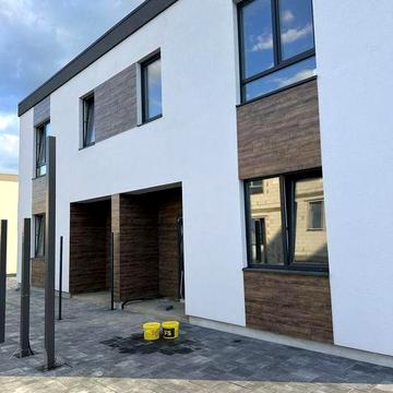 Будинок- ДУПЛЕКС у центрі Бучі. ВСЕ поруч. ВСІ центральні. ГАЗ Є