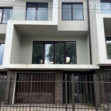 Таунхаус 160м2 з гаражем та ділянкою біля озера Петропавлівка!