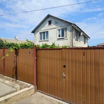 Дом в Черноморске