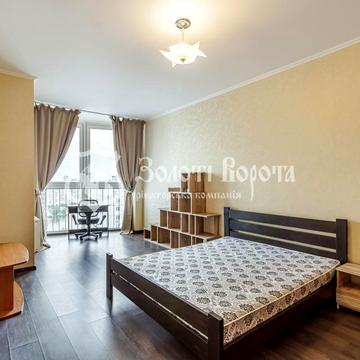 Драгоманова вул., 2
