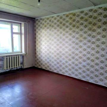 Продається 2-кімнатна квартира в смт Гребінки.