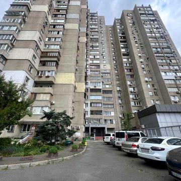 Продаж 3 кім квартири в Києві поряд з метро Харківська, Є ВІДЕООГЛЯД