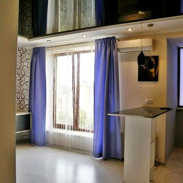 Таїрова вул., 6