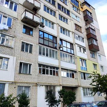 Продається 2-х кімнатна квартира 78м2, 8 поверх, середина, індивідуаль