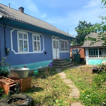 Продам будинок в селі вікні