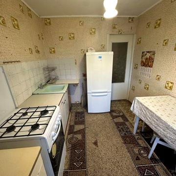 Продаж 3 кімнатної квартири на Молоді