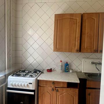 Продам 1 комнатную метро 23 Августа,пр Науки 64 б pp1