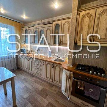 Продаж 3-кімнатної квартири з ремонтом. Левада