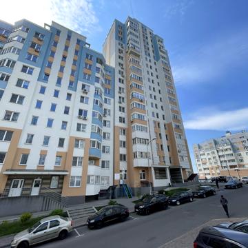 Сергія Данченка вул., 32-Б