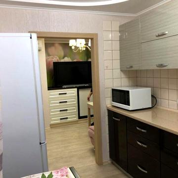 Долгосрочная аренда квартиры в центре ул.Соборная  угол Потемкинской.