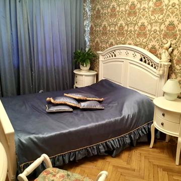 Гоголівська вул., 1/3