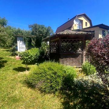 Продам добротний Будинок ! Велика ділянка.