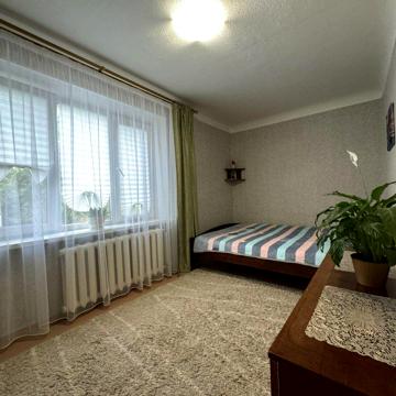 Богдана Хмельницького просп. (Героїв Сталінграда), 20а