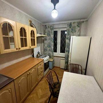 продам 2х комнатную квартиру Королева 50