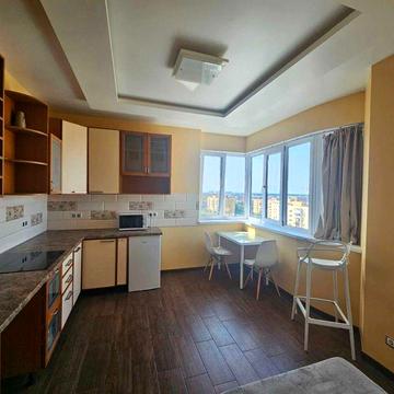 Оренда затишної квартири з панорамним видом на місто