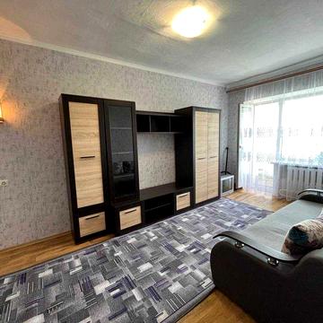 Продам уютную  1 к/к в Лесках, остановка Белая