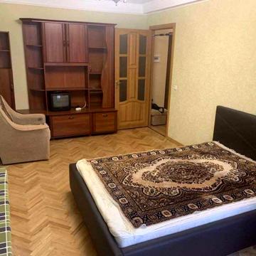 Оренда 1-к квартири на вул. Ентузіастів