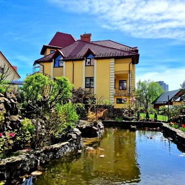 Продається сімейний маєток