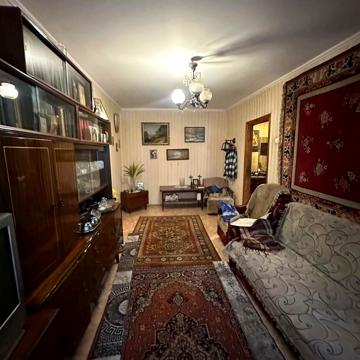 Камянецька вул., 72