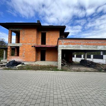 Продаж окремостоячого будинку в с.Зубра