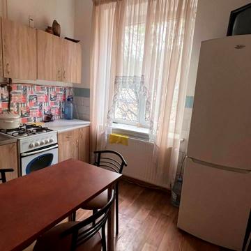 Максима Кривоноса вул., 8
