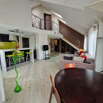 Продається 3 кімнатна квартира в Центрі