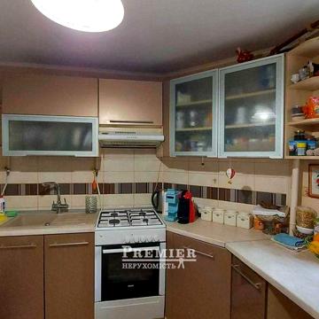 Продам Дом. 4 комнаты. Два гаража.