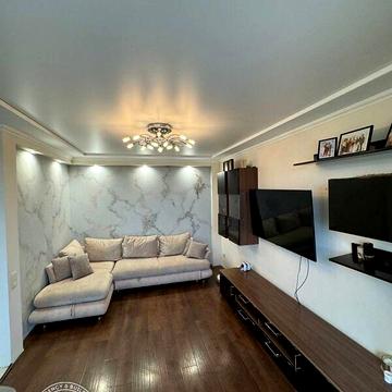 Продаж 2к Квартира Космонавтів проспект