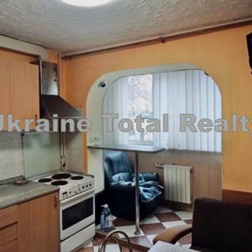 Володимира Івасюка просп. (Героїв Сталінграду), 1