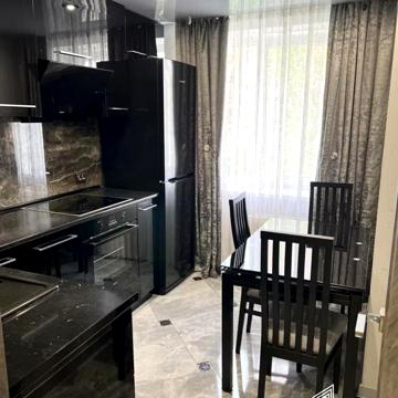 Золотоустівська вул., 46