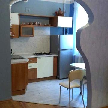 Продаж Квартира двухкімнатна з ремонтом на Харітонова