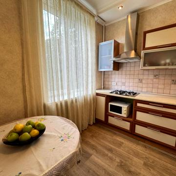 Маяковського просп., 3