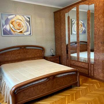 Лесі Українки бульв., 24