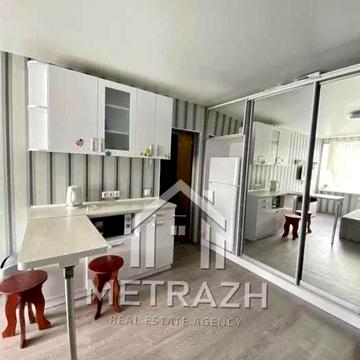 Продається квартира гостинного типу в районі Залютино.82085