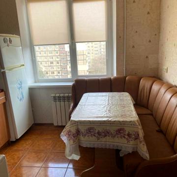 Героїв просп., 23