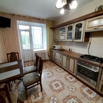 Степана Васильченка вул., 14