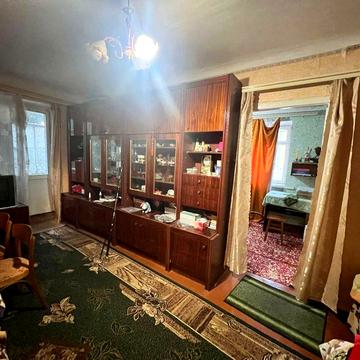 Продаж двохкімнатної центр