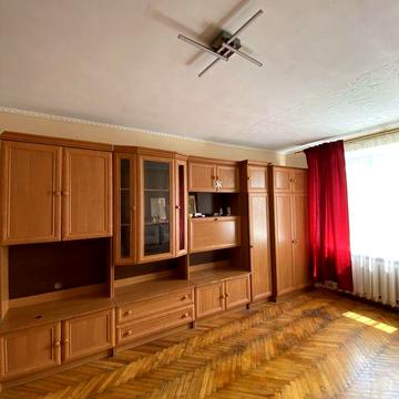 Продаж 1 кім чешки по вул. Комарова