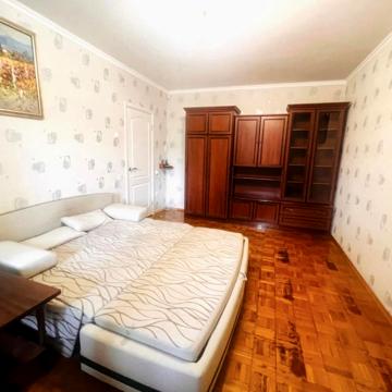Оболонський просп., 32