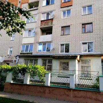 Чотирьохкімнатна квартира у центрі м. Путивль