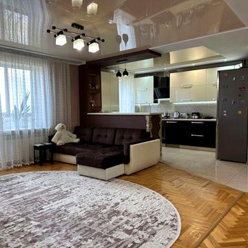 Продам 3-ох кімнатну студію