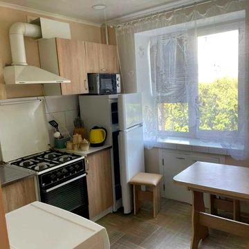 Сдается  2к. кв.   Метро Левада Гагарина (57000)