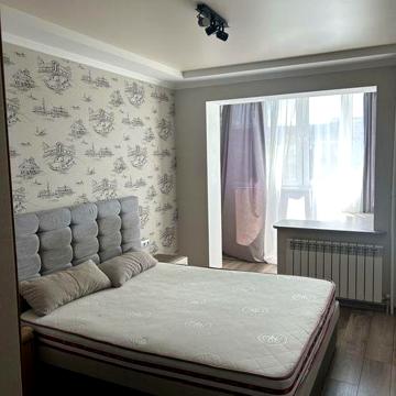 Продається 3-кімнатна квартира, вул. Жадова